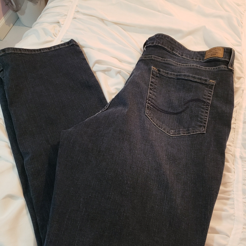 Signature Levi's 35x30 jeans